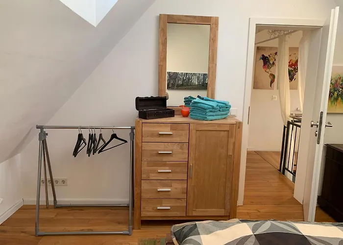 Apartment Dachwohnung Naehe Clemenshospital *